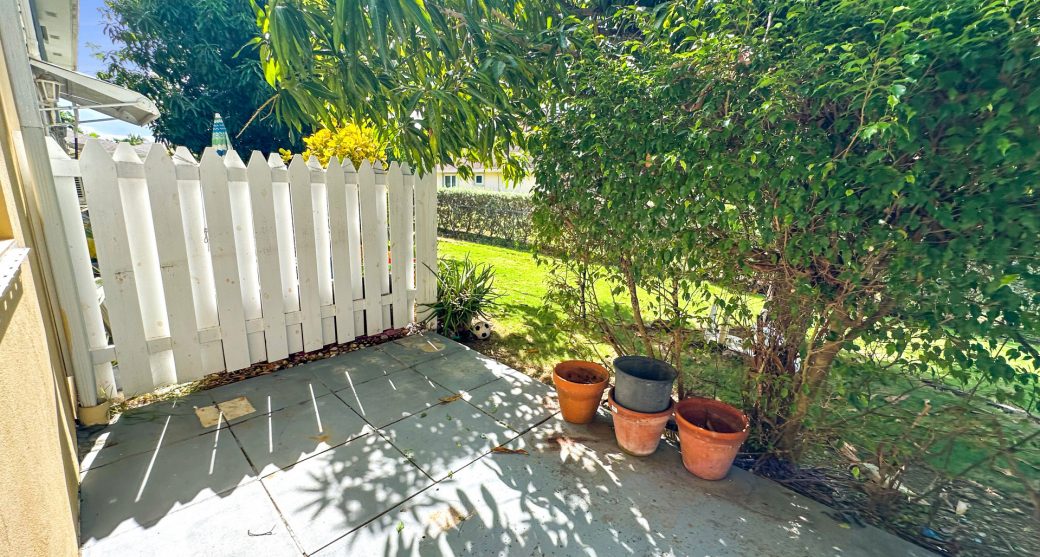 11-rear-patio.jpg