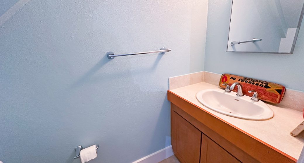 6-half-bath.jpg