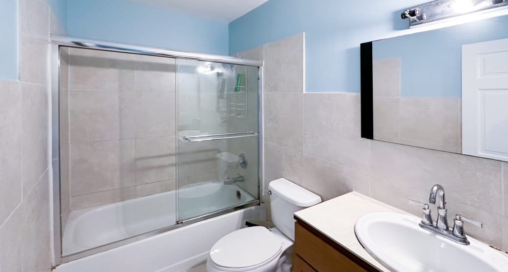 9-tub-and-shower-bath.jpg