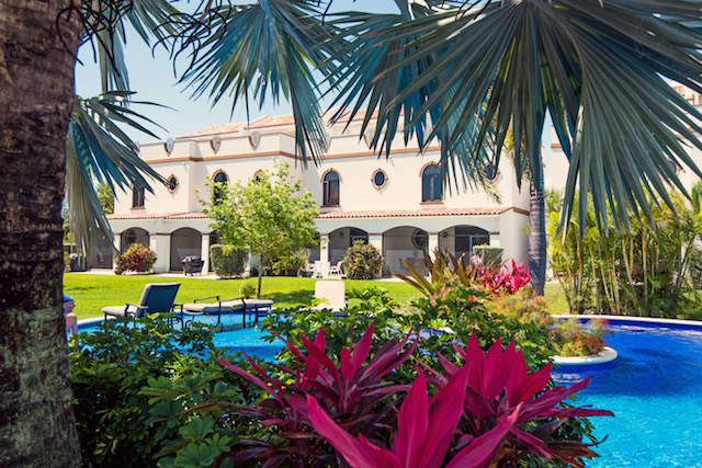 20251121092354_EYE_8352