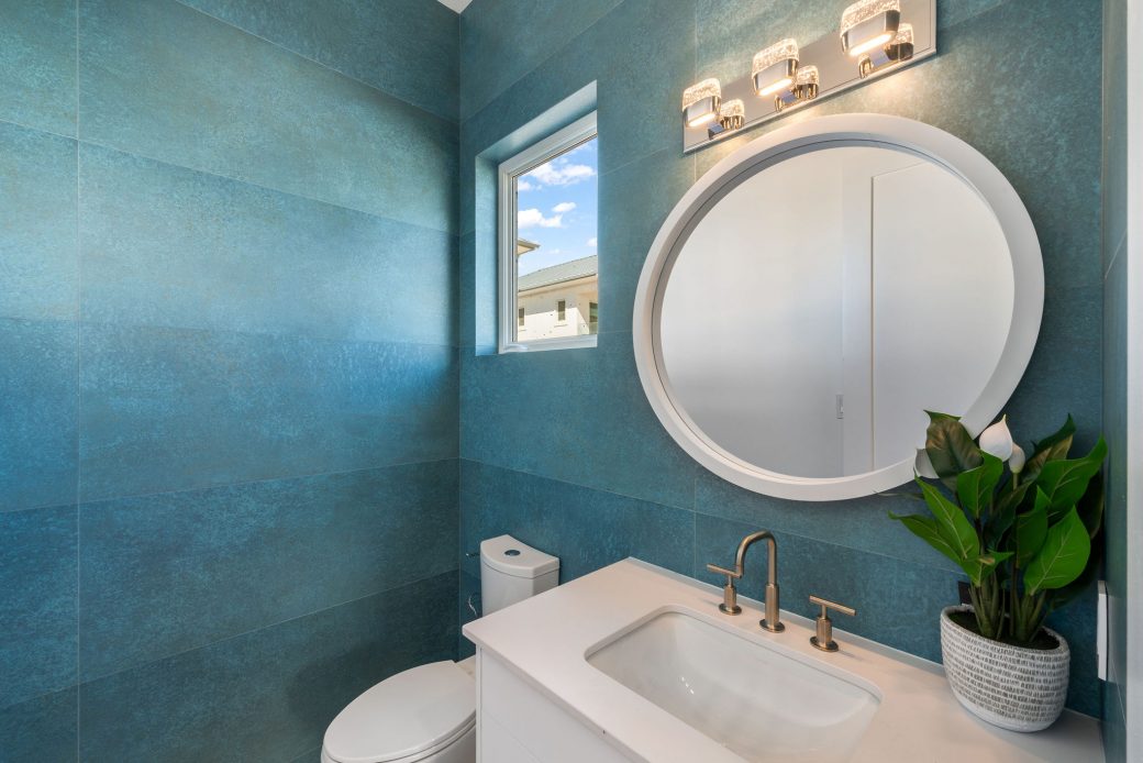 20251203225328_DSC03878