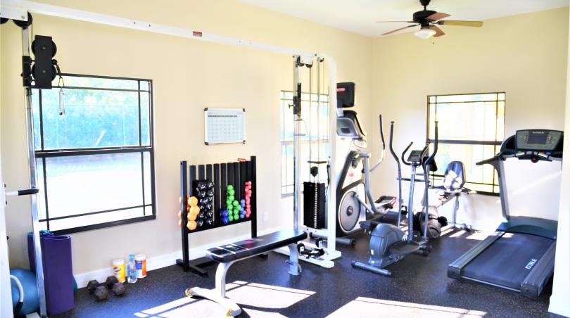 20251211141302_09_LP_Gym