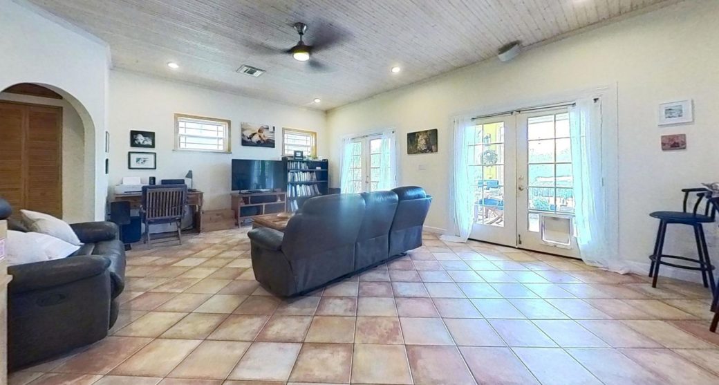 north-sound-estates-living-room.jpg