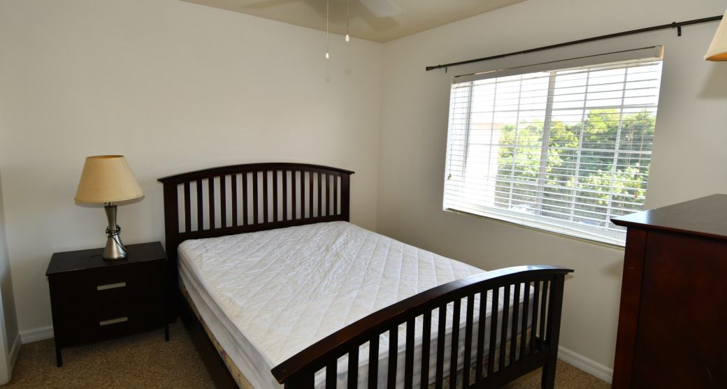bed1.jpg