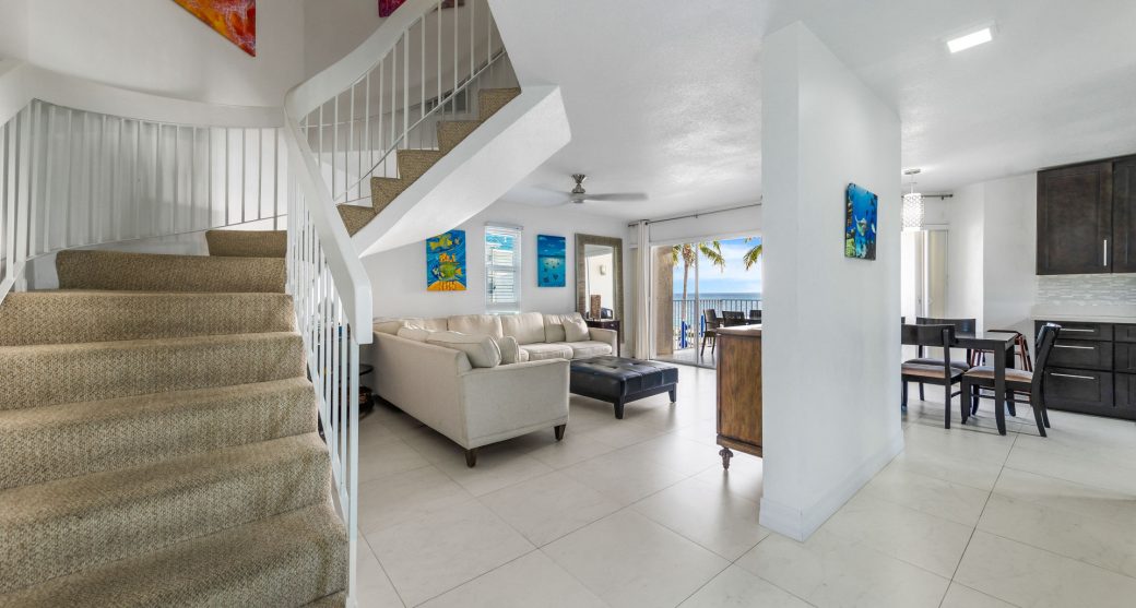 013-42-cayman-reef-resort-.jpg