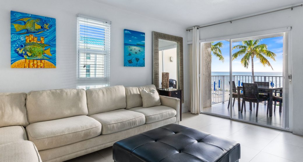 019-42-cayman-reef-resort-.jpg