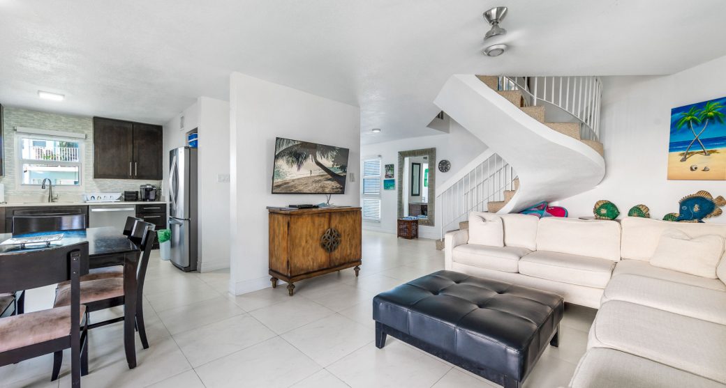 028-42-cayman-reef-resort-.jpg