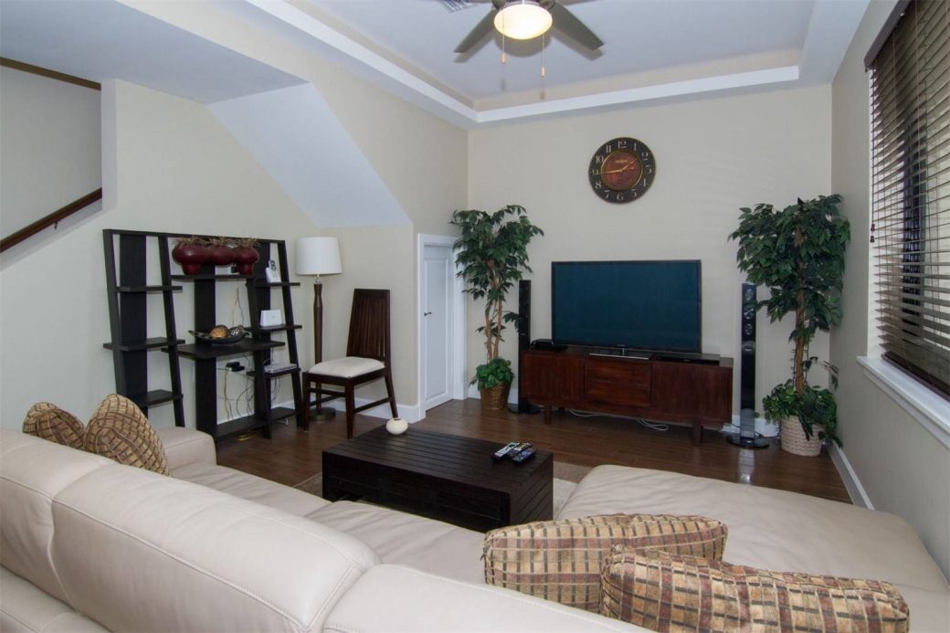 20260922172228_SS131_Living_Room_Old_Couch