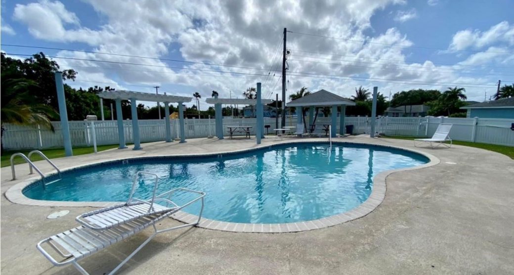 pool.jpg